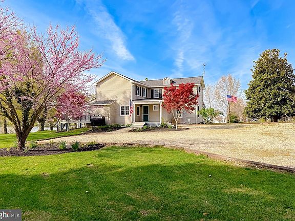 5th image of 21225 Georges Ln