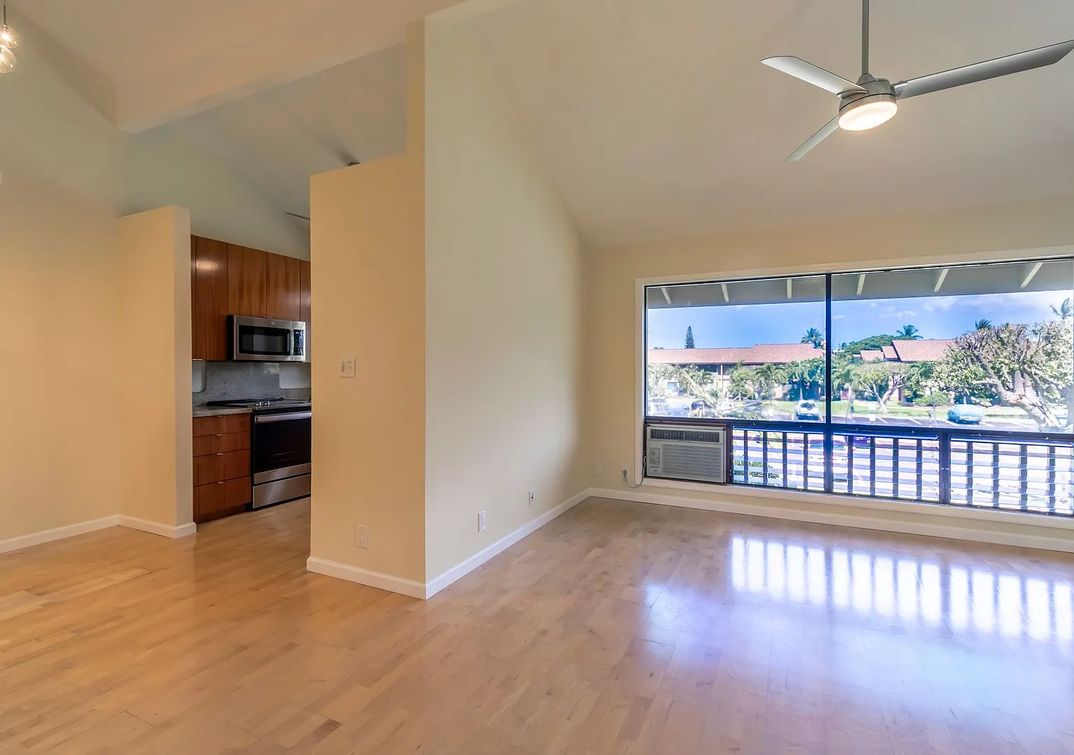 Beautiful 3bd/2 ba 2nd floor unit in Haleakala Gardens — Photo 4