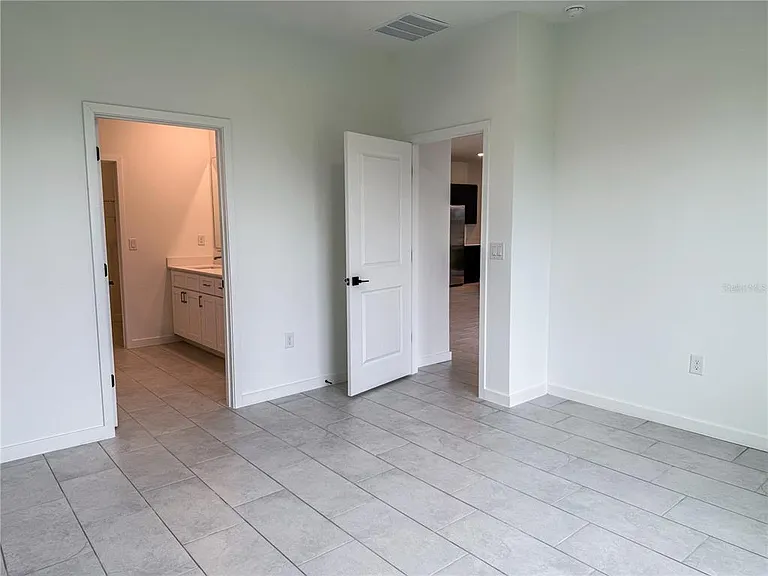 4521 NW 37th Street Rd — Photo 17