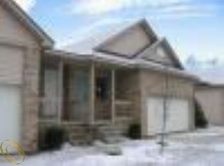 35916 Breeze Ct, Clinton Twp, MI 48035