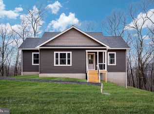 1982 High Top Rd, Linden, VA 22642