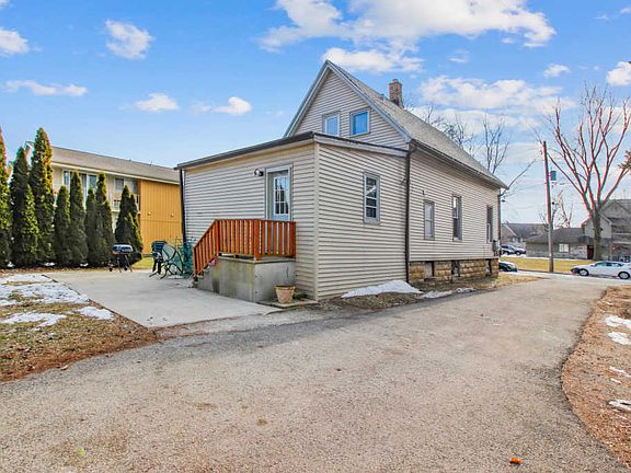 4th image of 712 Badger Ave