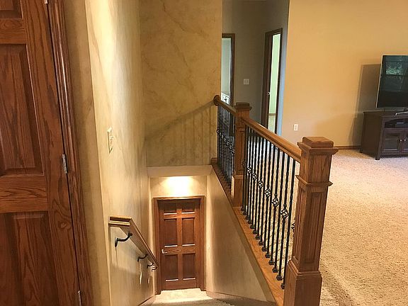 5th image of 37 Heritage Ct