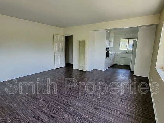 3rd image of 3694 Redondo Beach Blvd APT C