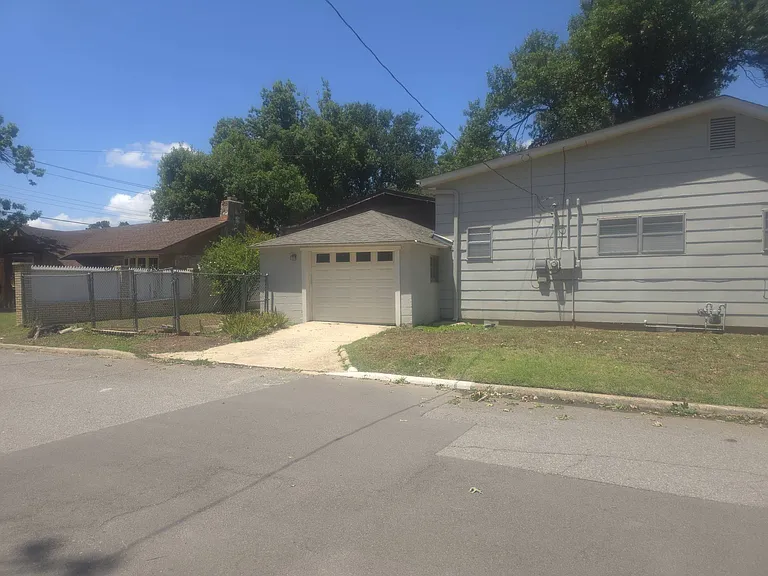 4701 N Peniel Ave — Photo 24