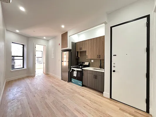 Rented by Yaffa Realty LLC | media 6