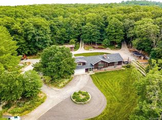 4 Rogers Rd, Norwich, CT 06360