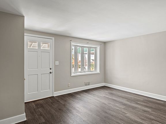 Living Room (alt view)