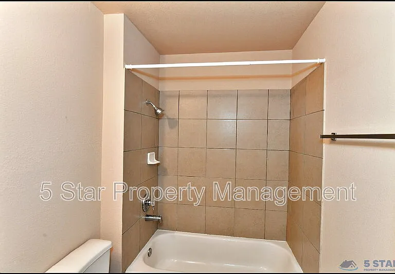 916 Villa Seca Dr — Photo 31