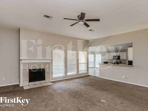 4th image of 635 Saint Eric Dr