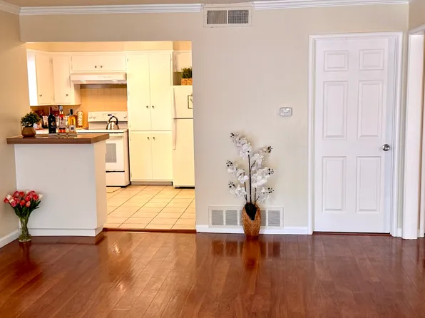 832 W Douglas Rd #832, Stockton, CA 95207