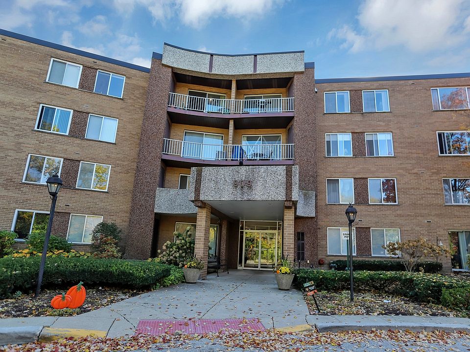 1st image of 909 E Kenilworth Ave Unit 316