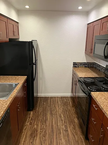 Heatherstone Park Apartments Photo 1