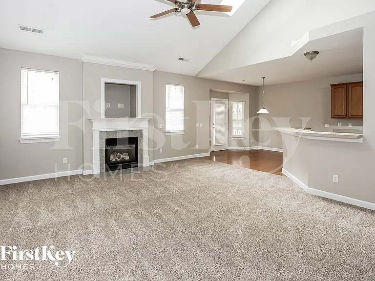 1504 Aries Ln — Photo 6
