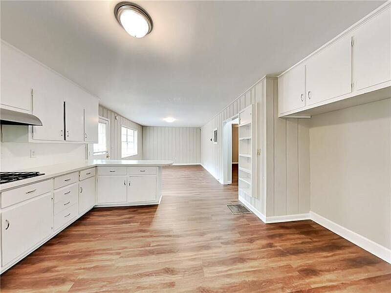 1st image of 199 Howard St NE #2