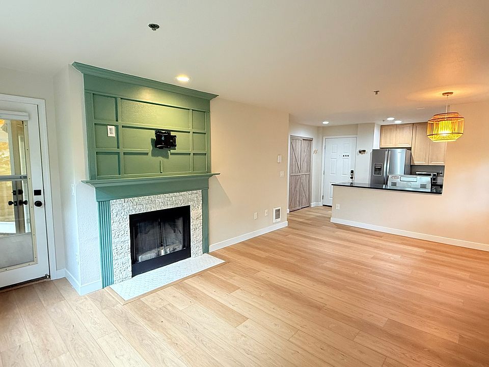 1st image of 2500 118th Ave SE #101-16