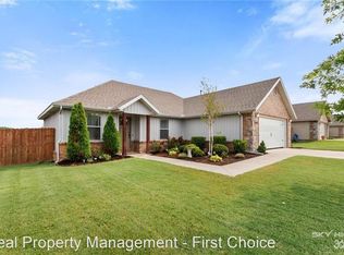 820 Crawford Ln, Prairie Grove, AR 72753