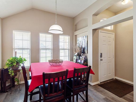 5th image of 3907 Bridgeberry Ct