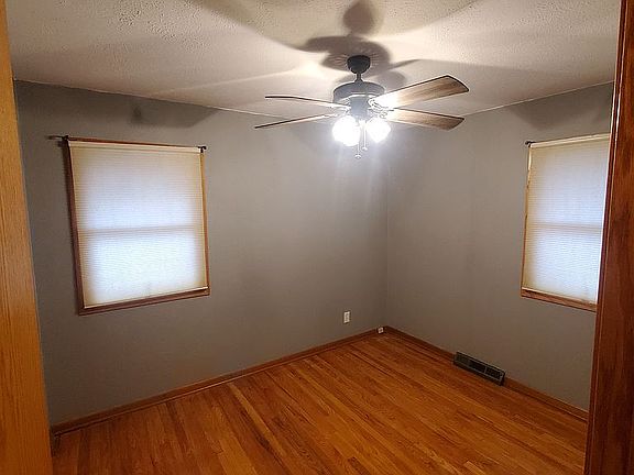 4th image of 607 N 8th St