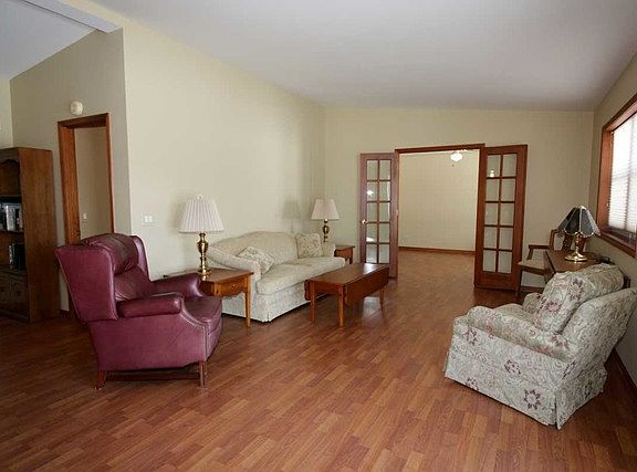 2nd image of 1315 Ascot Ct