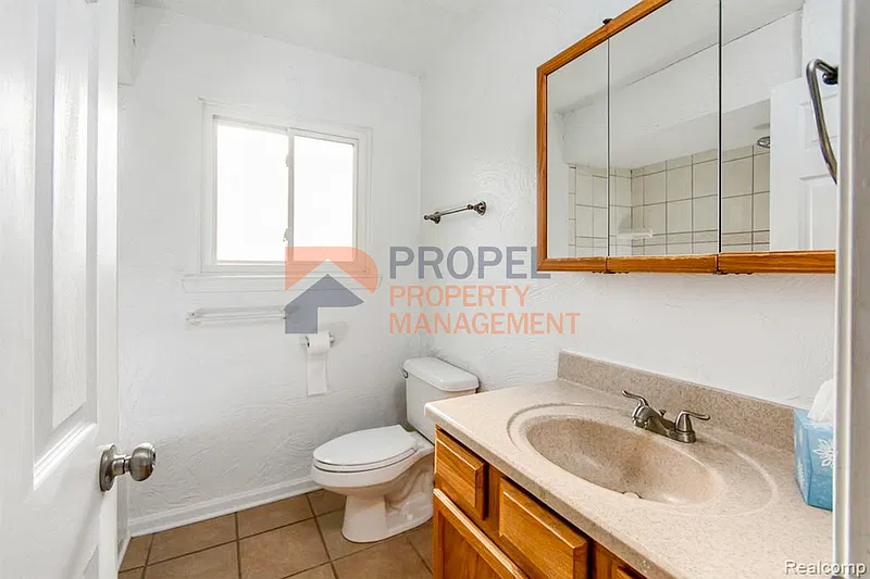 3 bed, 2.0 bath, 1580 sqft, $1,850 — Photo 4