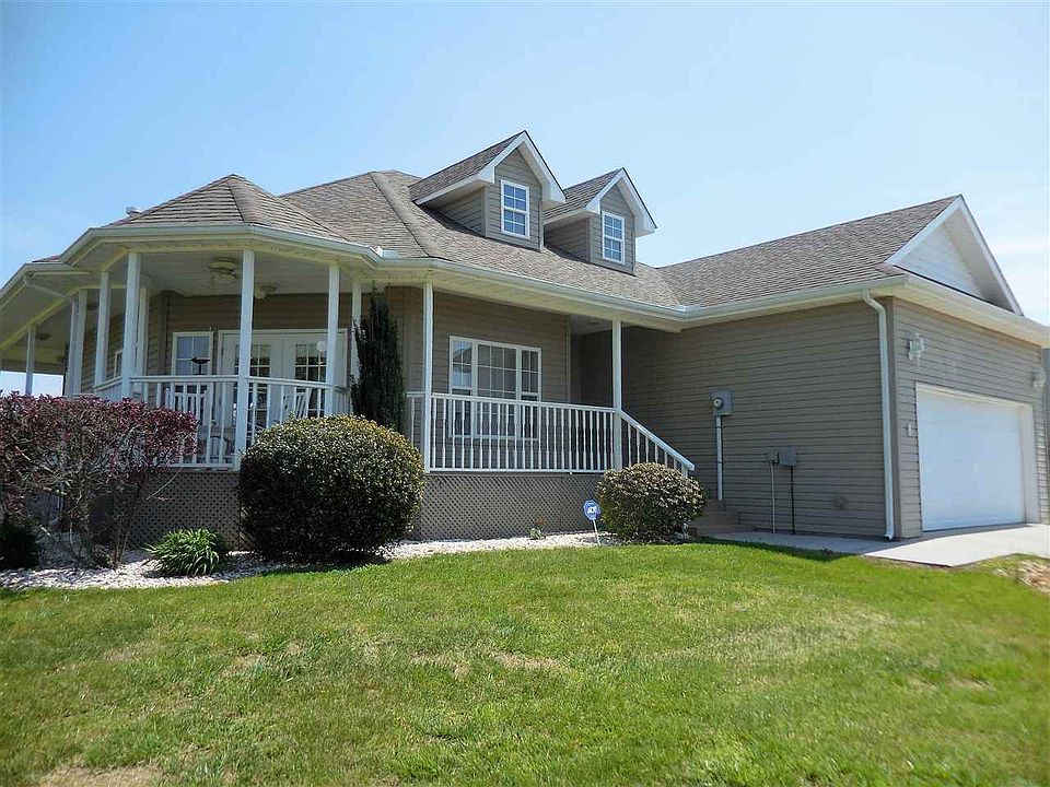 1st image of 2698 Plantation Dr