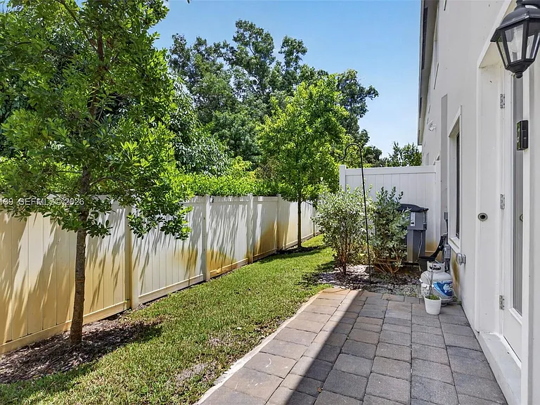 6015 Cranberry Ct — Photo 37