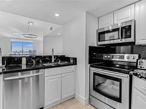 5880 Collins Ave, Miami Beach, FL