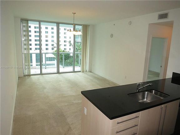 2nd image of 1111 SW 1st Ave APT 1118-N