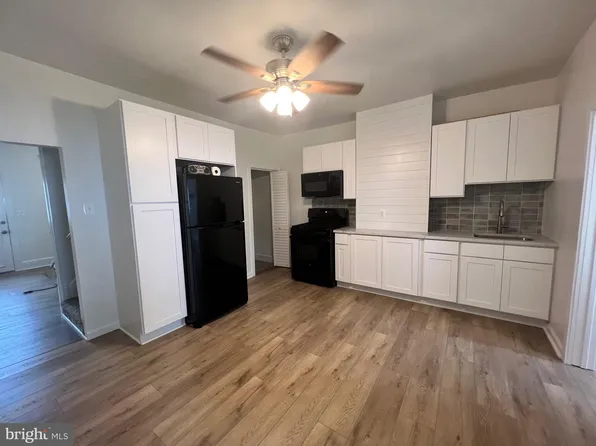 21 S Sussex St, Gloucester City, NJ 08030