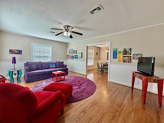 5th image of 2401 Centennial St