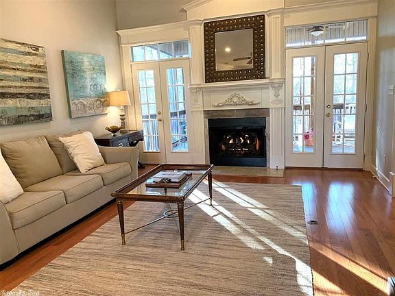 3rd image of 2715 Woodsgate Dr