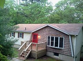 124 Winterberry Dr, Milford, PA 18337