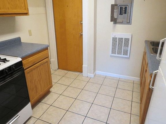 3rd image of 703 W Oregon St APT 1