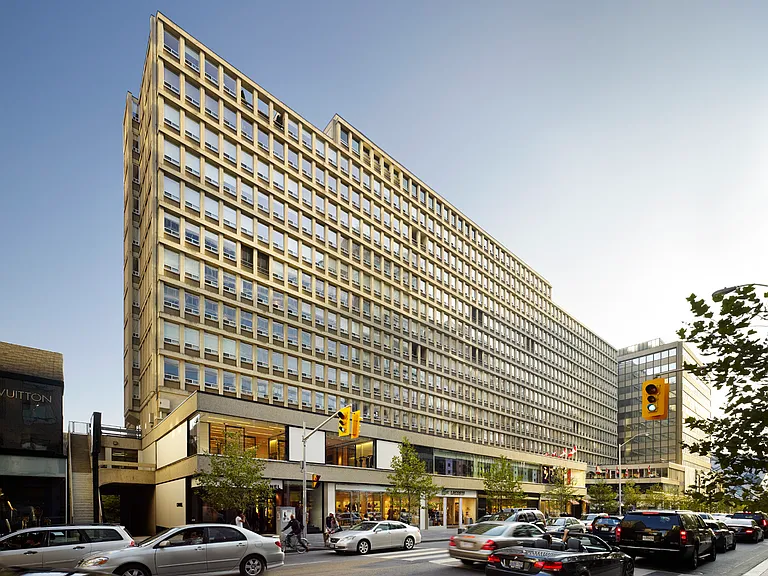 131 Bloor St W — Photo 23