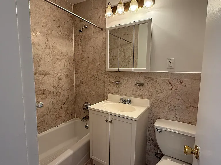 412 E 64th St #3C — Photo 7