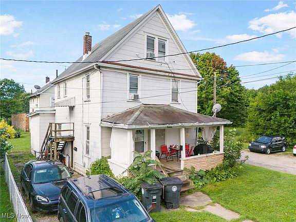 3rd image of 1116 & 1118 Laird St
