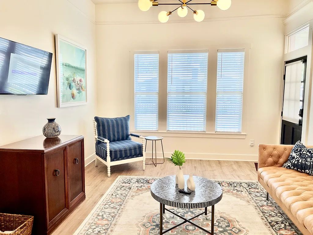 2 bed, 800 sqft, $2,487 — Photo 3