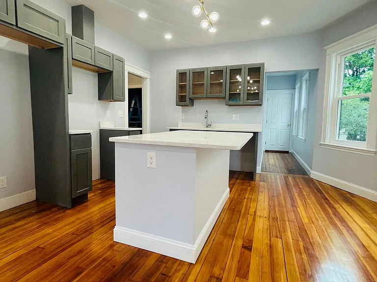 21 Crowell St #2 — Photo 5