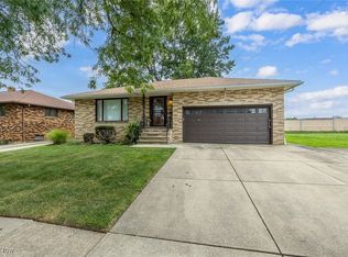 9941 Shady Ln, Brooklyn, OH