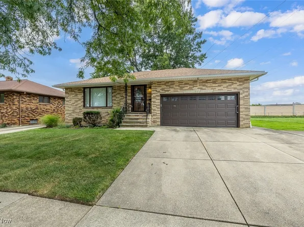9941 Shady Ln, Brooklyn, OH 44144