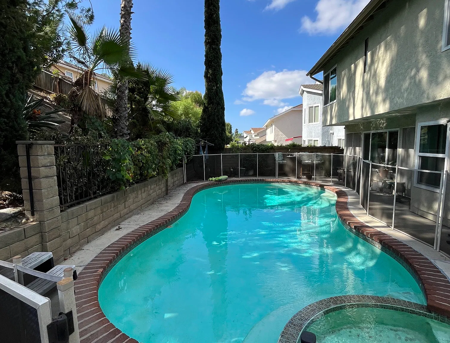 6 bed, 3080 sqft, $5,995 — Photo 1