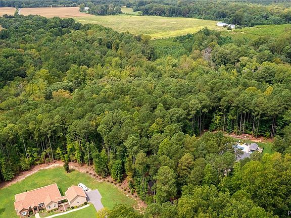 4th image of 281 Racefield Dr