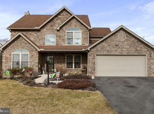 180 Buckingham Dr, Chambersburg, PA 17201