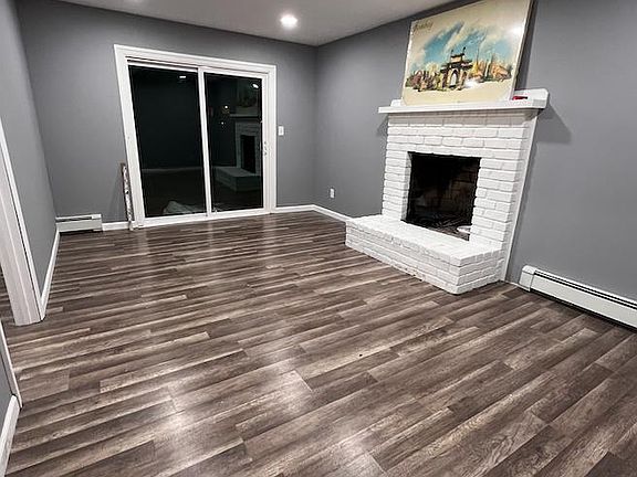 2nd image of 12 Frostfield Pl