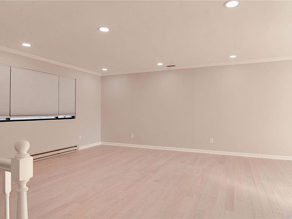 5th image of 617 Haymont St