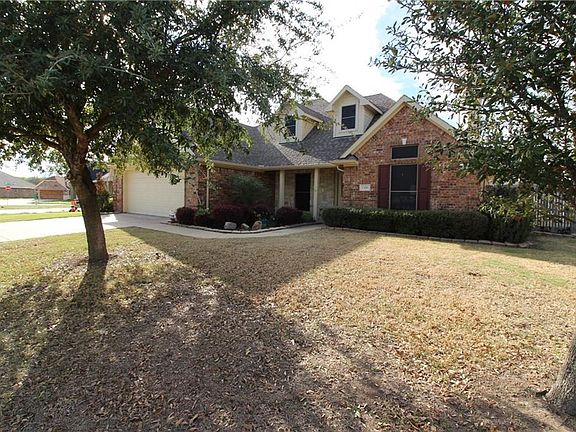 2nd image of 1500 Cedar Knoll Dr