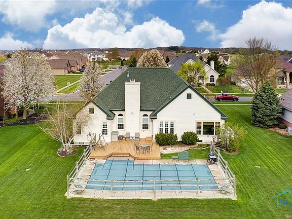 5th image of 523 Pine Valley Dr