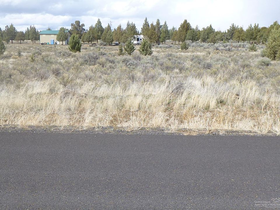 2nd image of 2823 SE Custer Rd