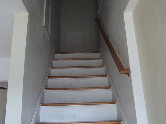 4th image of 5044 Sullivan Blvd